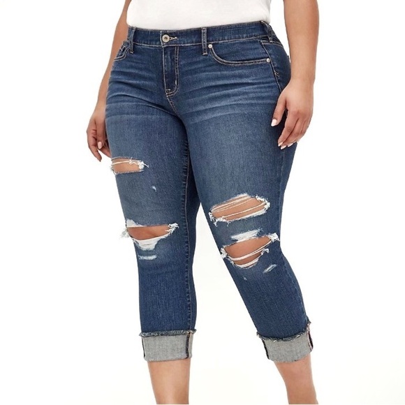 Torrid Crop Boyfriend Womens Jeans Sz 22 Distressed Frayed Hem Stretch Denim - Picture 1 of 12